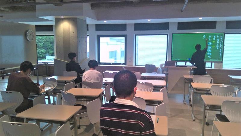 【大学入試コース】夏期特別講習会の様子～古文・数学～