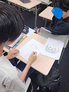 自分の似顔絵描いてみた🙄